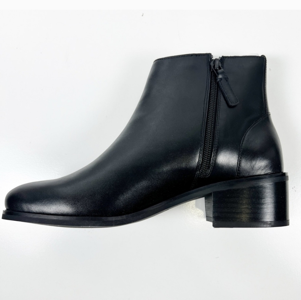 Cole Haan Womens Holis Black Leather Gold Logo Side Buckle Heeled Ankle Boot 9.5 - Picture 2 of 16